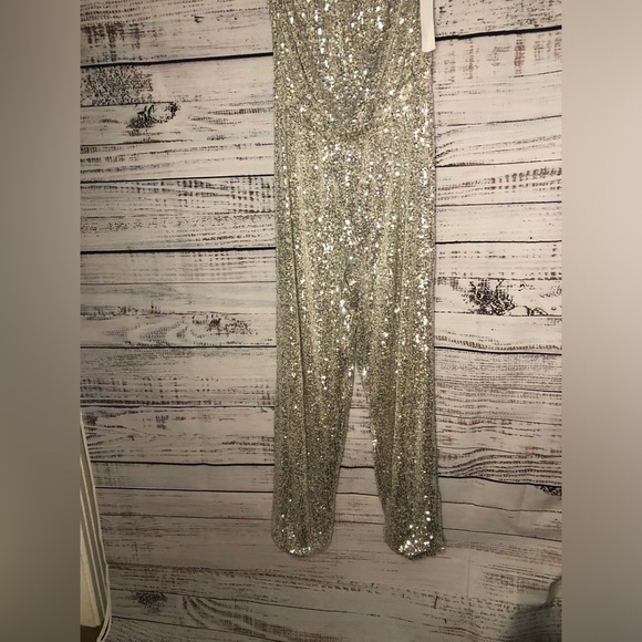 VENUS Silver Sequin Jumpsuit for Evening Glamour NWT Medium - Picture 11 of 16